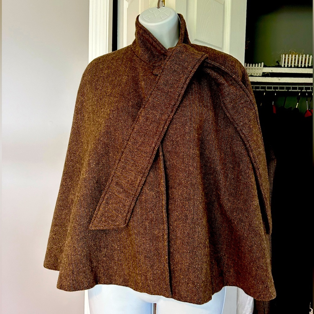 Brown tweed cape with ties. S/M swinging cape coat.